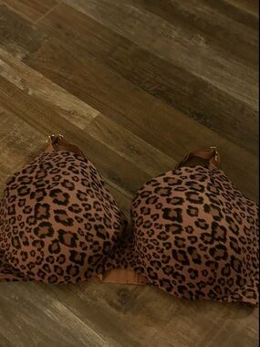 VS Victoria secret cheetah bra 38DDD push-up underwire padded